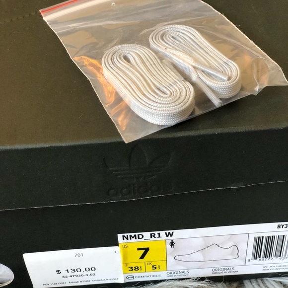 🔔🔔🔔SOLD🔔🔔🔔 NMD R1 - Picture 3 of 4